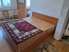 Rahova, parc Sebastian, str. Motoc, bloc din 1990